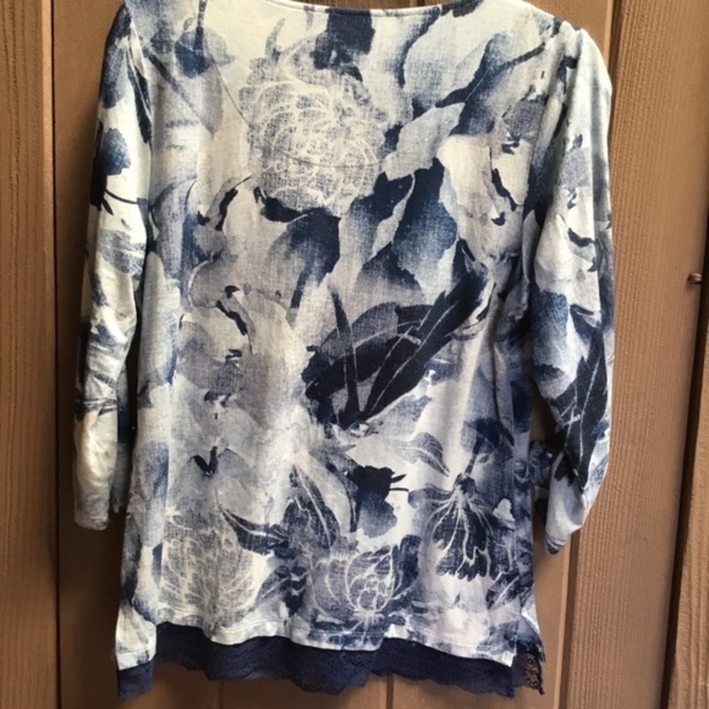 Chico’s Blue Flowered Pattern Pull Over Shirt - image 4